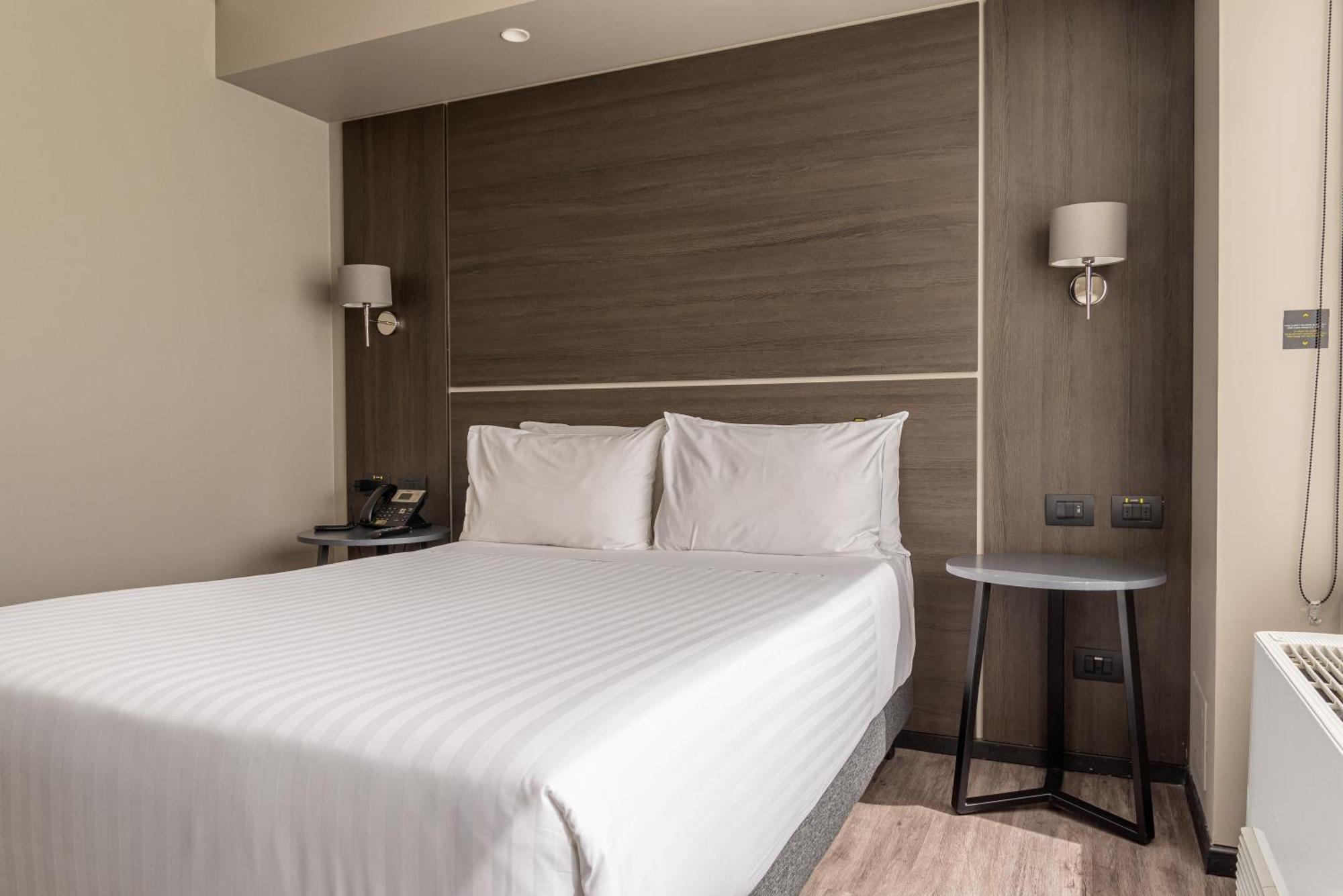 Ola Santiago Providencia, Tapestry Collection By Hilton Hotel Екстериор снимка